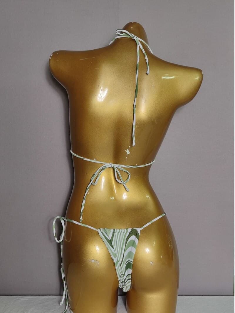 Bikini Manufactures Floral Bikinis With Strings thumbnail 4