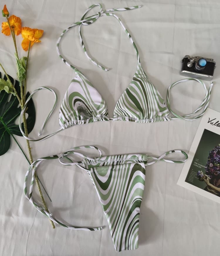 Bikini Manufactures Floral Bikinis With Strings – detail 3