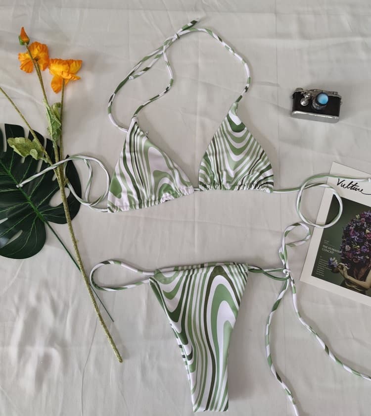 Bikini Manufactures Floral Bikinis With Strings – detail 4