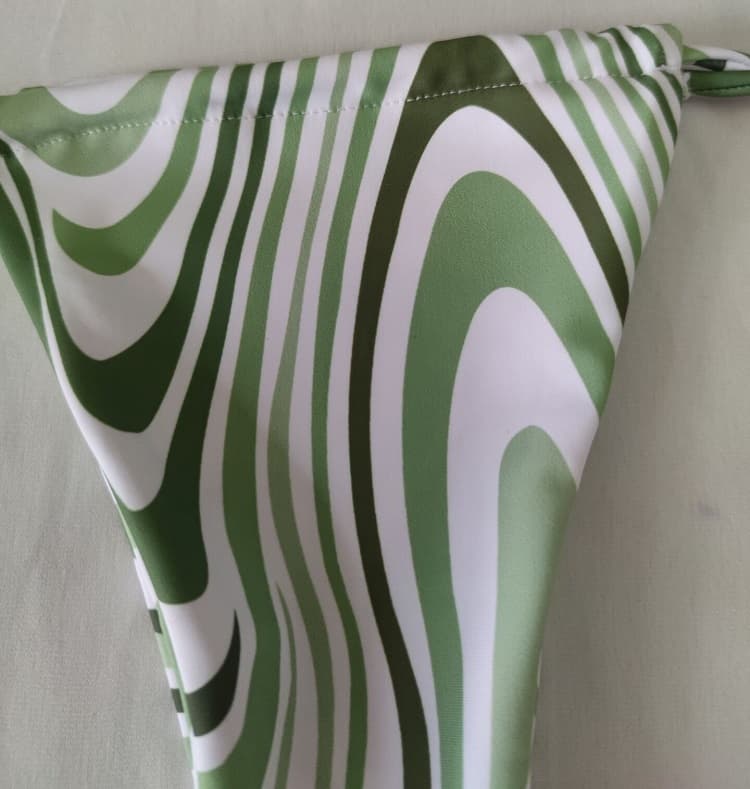 Bikini Manufactures Floral Bikinis With Strings – detail 5